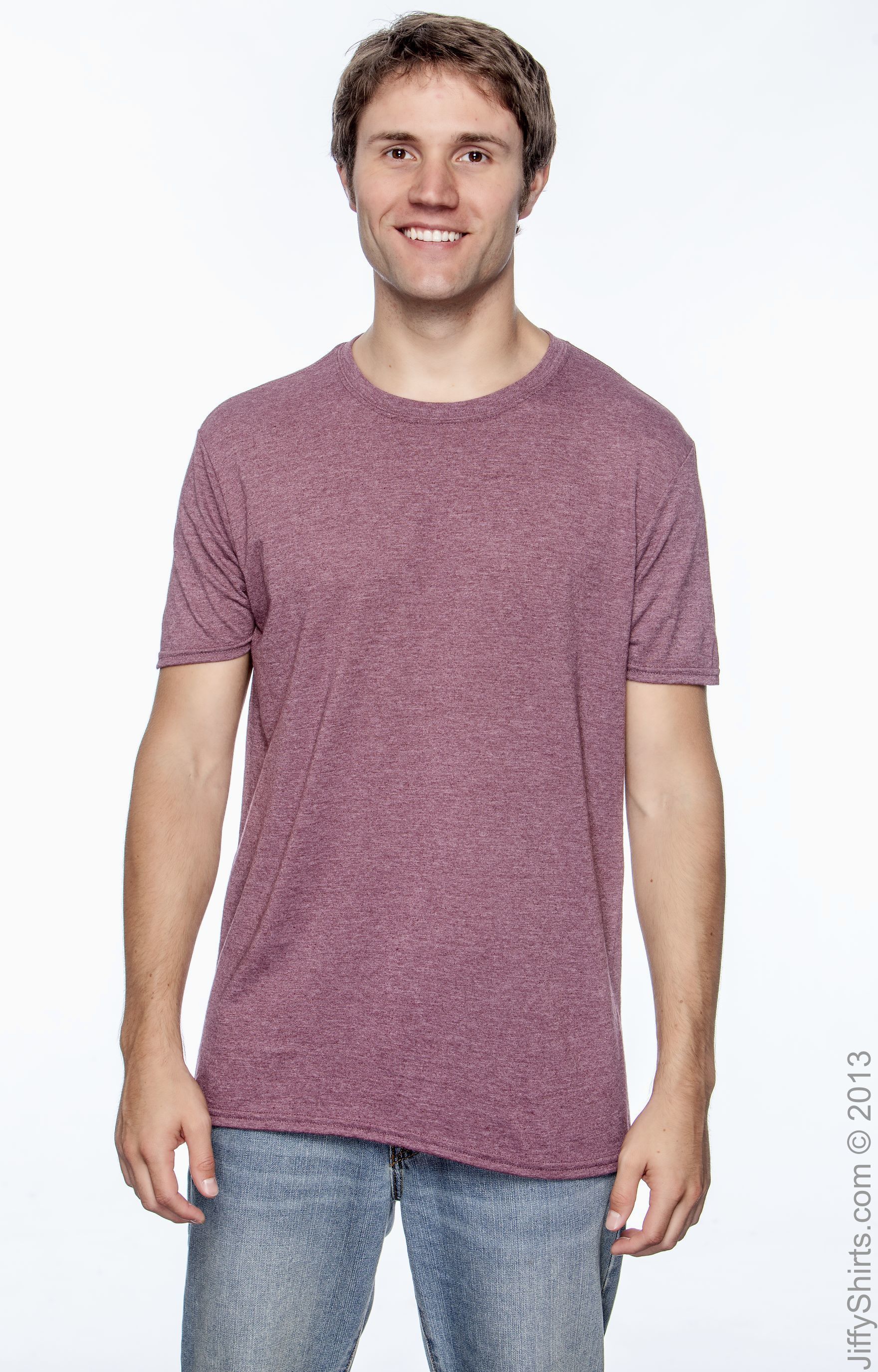 gildan maroon tshirt