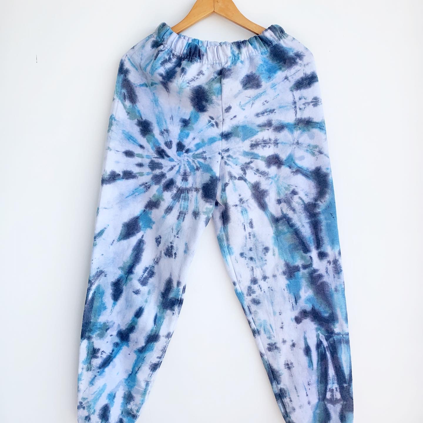 white jerzees sweatpants